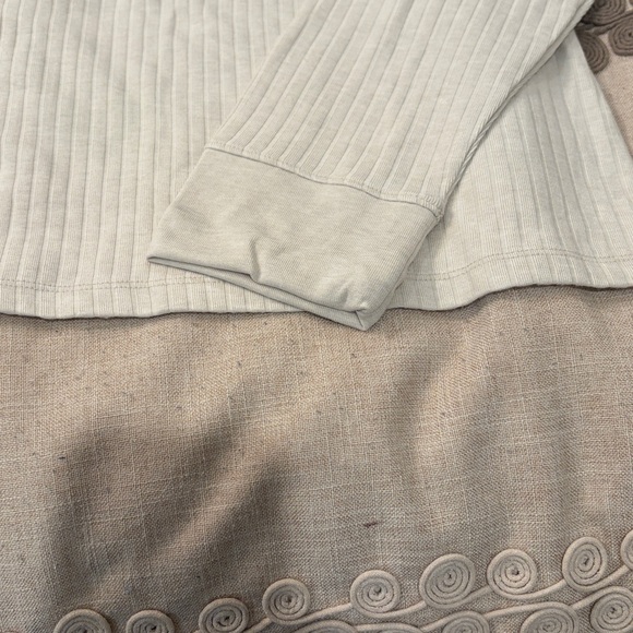 Banana Republic Oatmeal Heather Drop Needle Top/NWT/XL - Picture 8 of 12